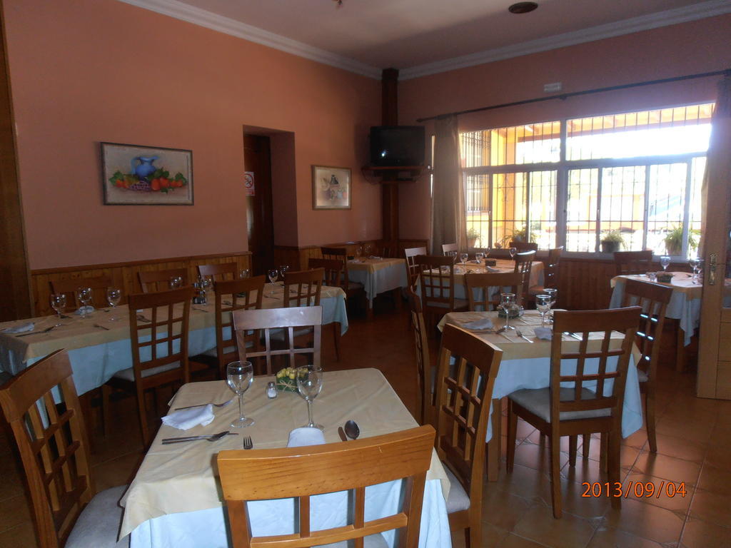 Hostal Restaurante Las Rejas Archidona Esterno foto